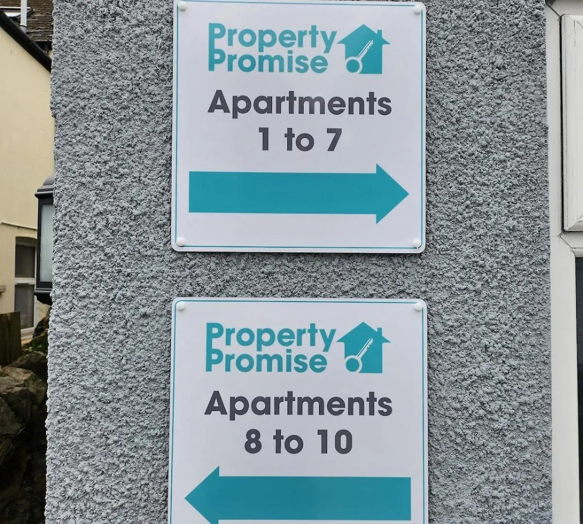 Supervalue Suite 5 - Fast Wifi, Hotel Linen, Keyless Entry, City Only 10 Mins - By Property Promise Cardiff Apartment