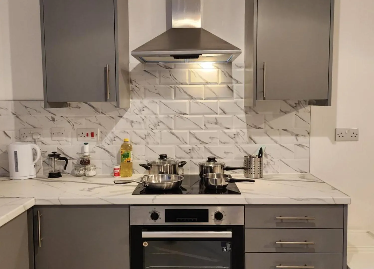 Supervalue Suite 5 - Fast Wifi, Hotel Linen, Keyless Entry, City Only 10 Mins - By Property Promise Cardiff United Kingdom
