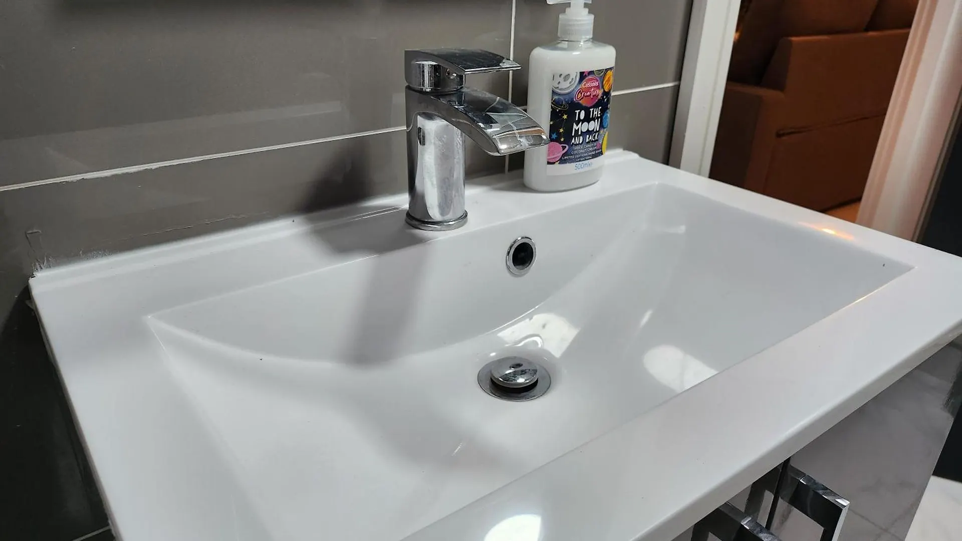 Apartment Supervalue Suite 5 - Fast Wifi, Hotel Linen, Keyless Entry, City Only 10 Mins - By Property Promise Cardiff