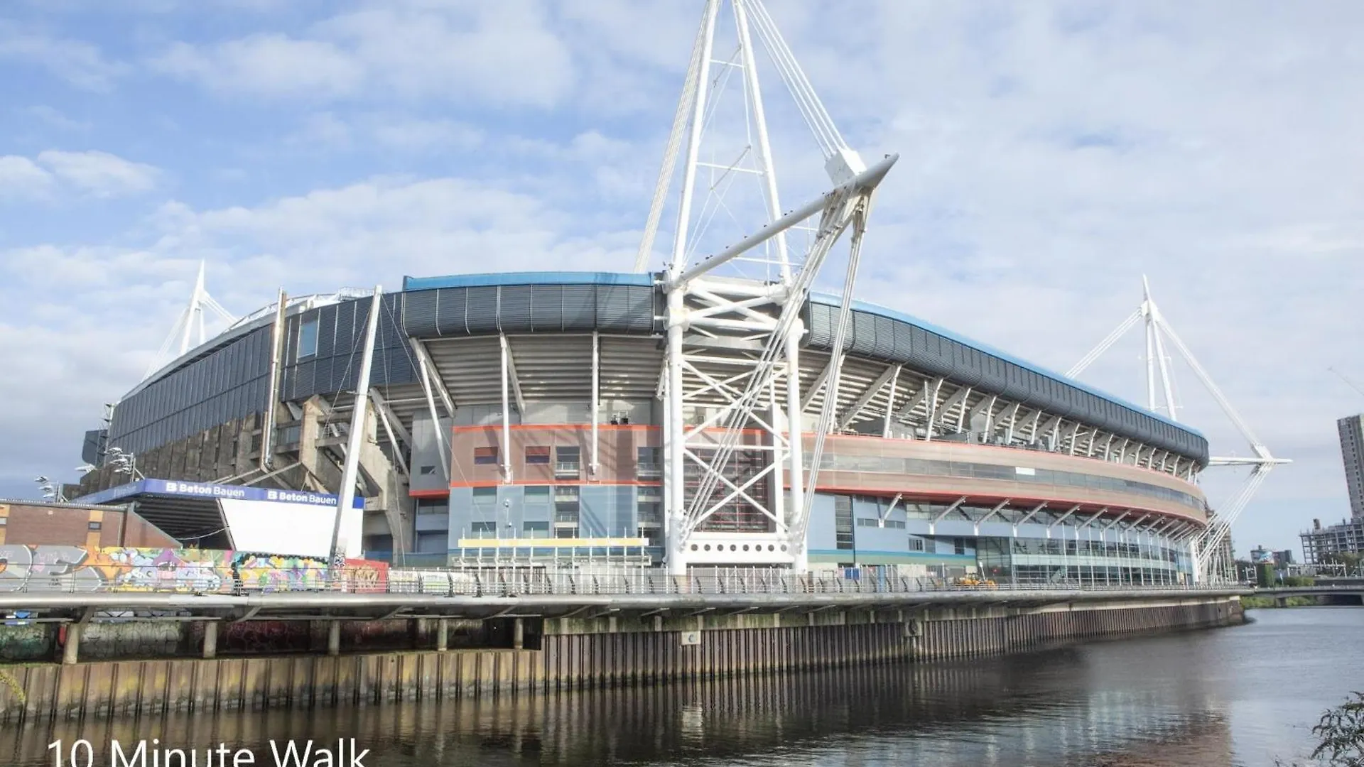 Supervalue Suite 5 - Fast Wifi, Hotel Linen, Keyless Entry, City Only 10 Mins - By Property Promise Cardiff